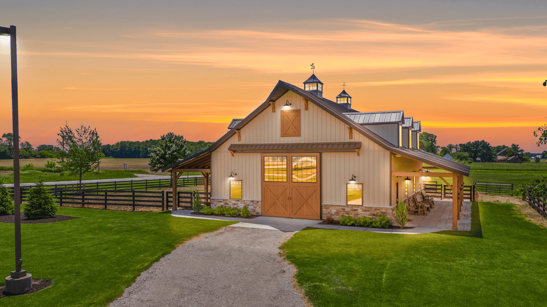 Jaguar Buildings - Hochstetler Horse Barn 1920 by 1080 px